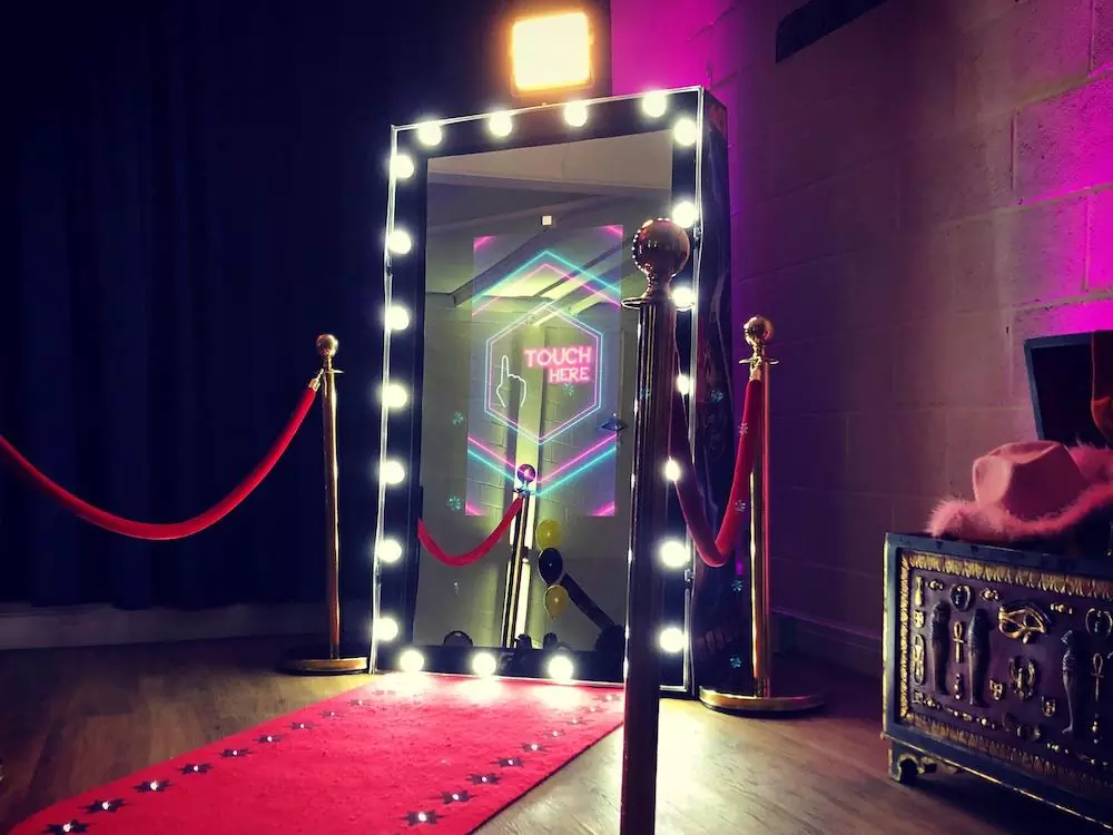 Magic Mirror
